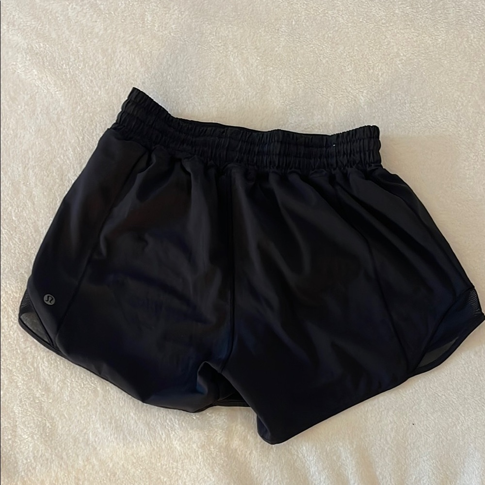 Lululemon Hotty High-Rise Short - Size 6
